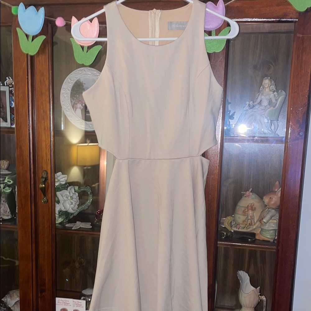 Elegant Cream Sleeveless Dress